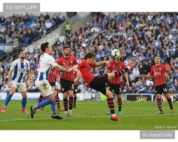 从本轮表现复盘拜仁德甲战术演进 边中结合套路更加丰富